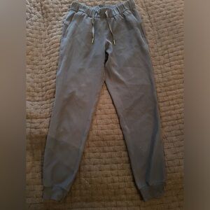 Lululemon on the fly jogger
